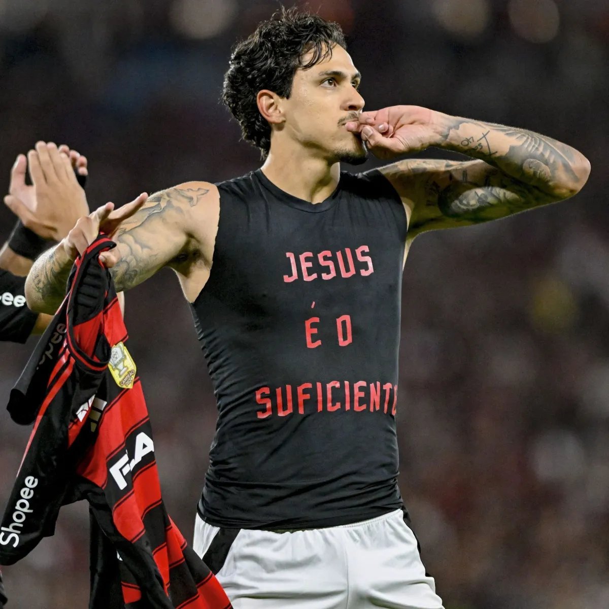 aNIMEfla's tweet photo. 26 gols, 9 assistências

1 participação a cada 90 minutos no ano

mas não serve, é cristão e ama jesus https://t.co/tq4qVmnJFV
