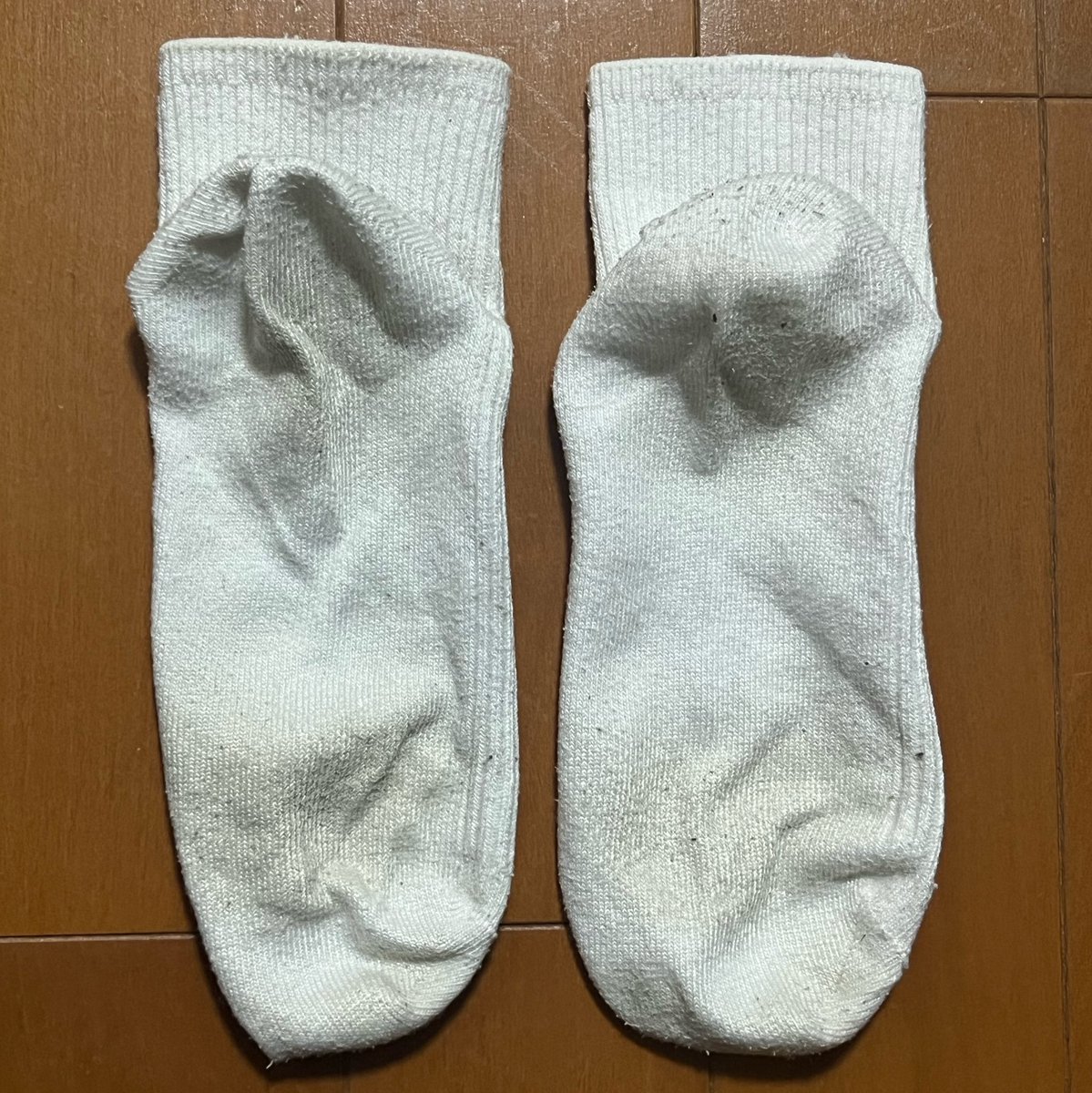 quaeexRy's tweet photo. 靴下買ってくれる人いますか🥺メルカリで1000円で売ります〜 #使用済み靴下 #靴下売ります https://t.co/NGnlTyuRhD