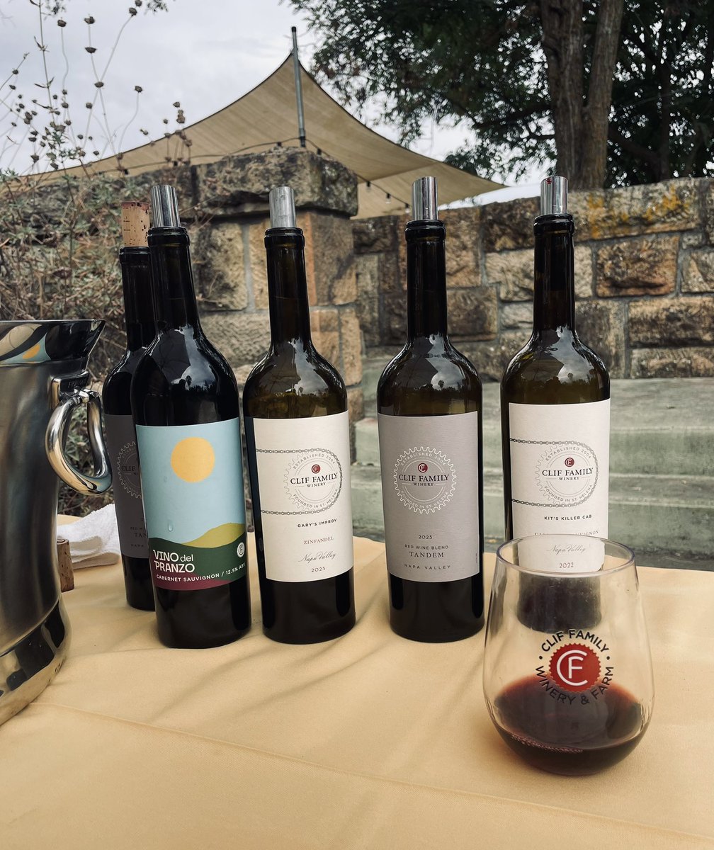 BartlettBacchus's tweet photo. A fun time at the Clif Family Farm Fest event at the family estate and vineyard on Howell Mountain. A farm-to-fork experience with great food, wine and music. https://t.co/4sNPzEXo7N