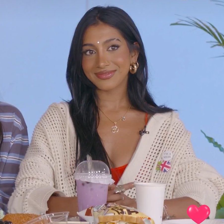 sodanidiel's tweet photo. one of the most beautiful girls ever, truly an inspiration to so many young south asian queer girls out there💗 the way she worked so hard and never fails to represent the brown girls, i love her forever 

#NoOtherLara
#LoveLettersToLara https://t.co/Qekm9gFH1R