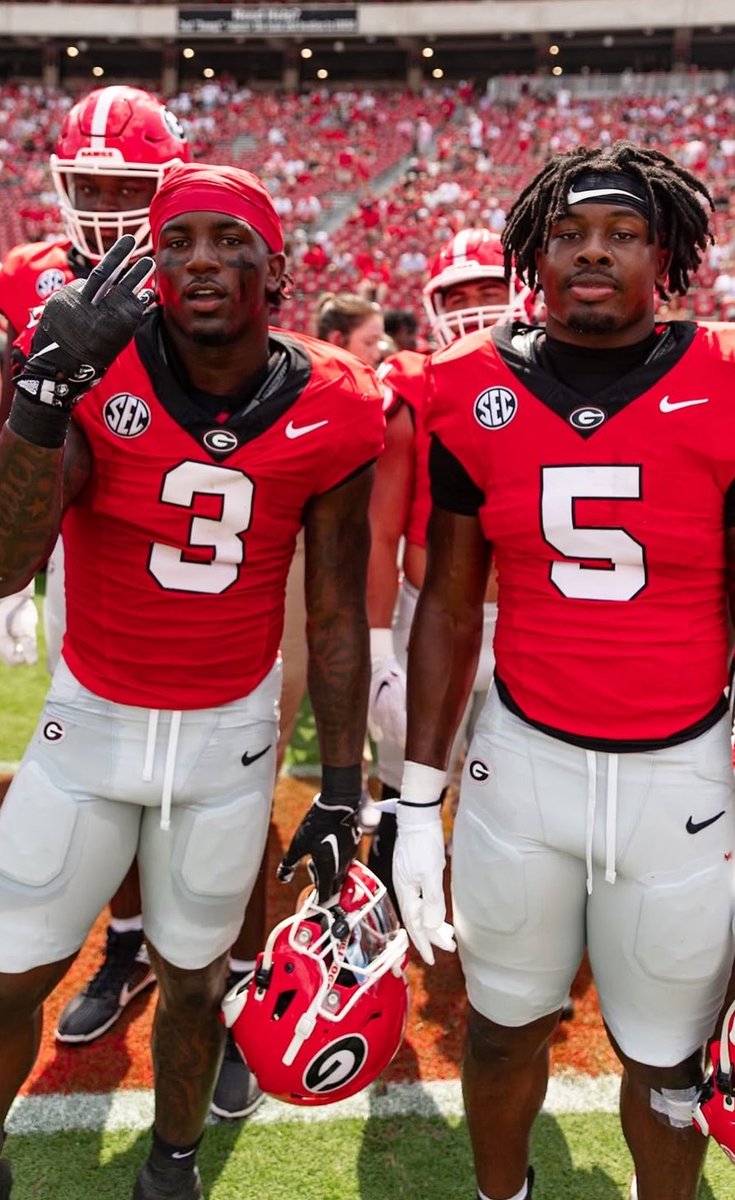 TopTierUGA's tweet photo. Top 2 RB duo in the country and they aren’t No. 2 #GoDawgs https://t.co/kzTXijtylC
