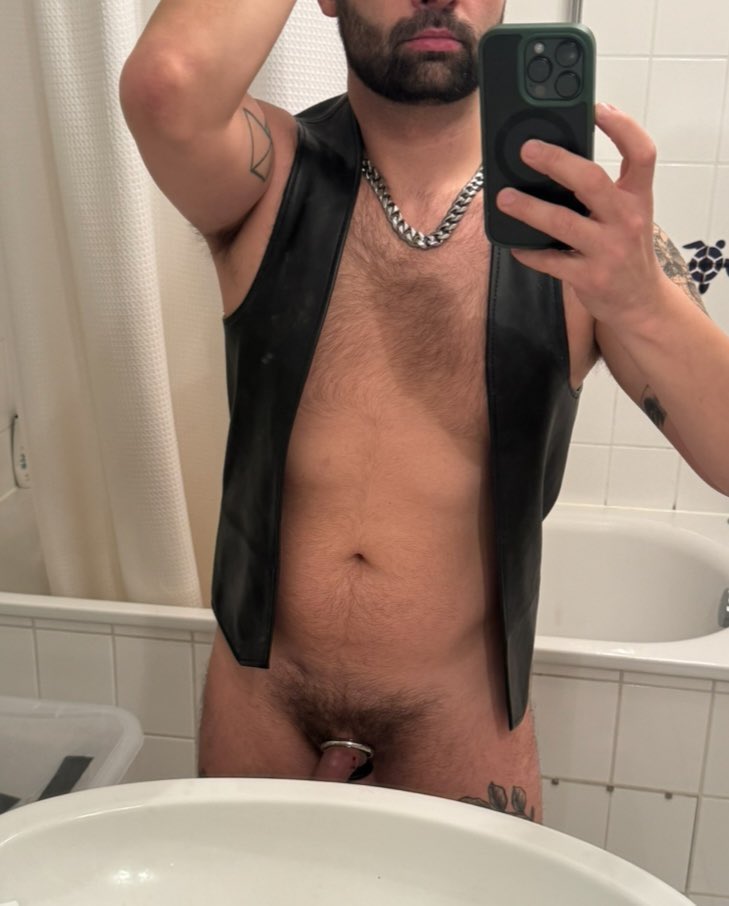 MacKinkyPerv's tweet photo. Weekend ahead! Who will join? ⭕️💉💦 https://t.co/QaujMmfk5N