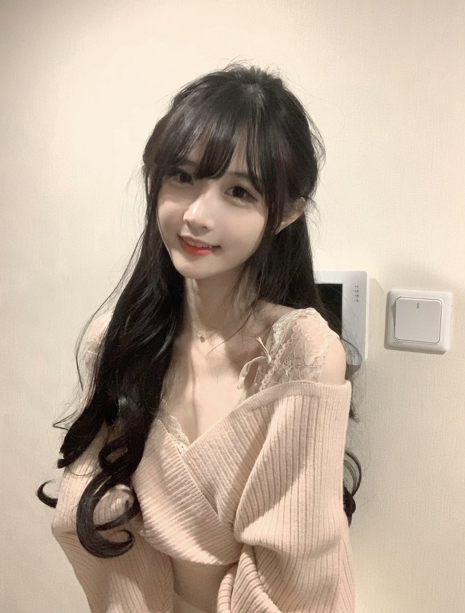 xiaoxiaoUUa's tweet photo. 你的小仙女起床上课了～ 
 #女大 https://t.co/s0Q3SoA1tk