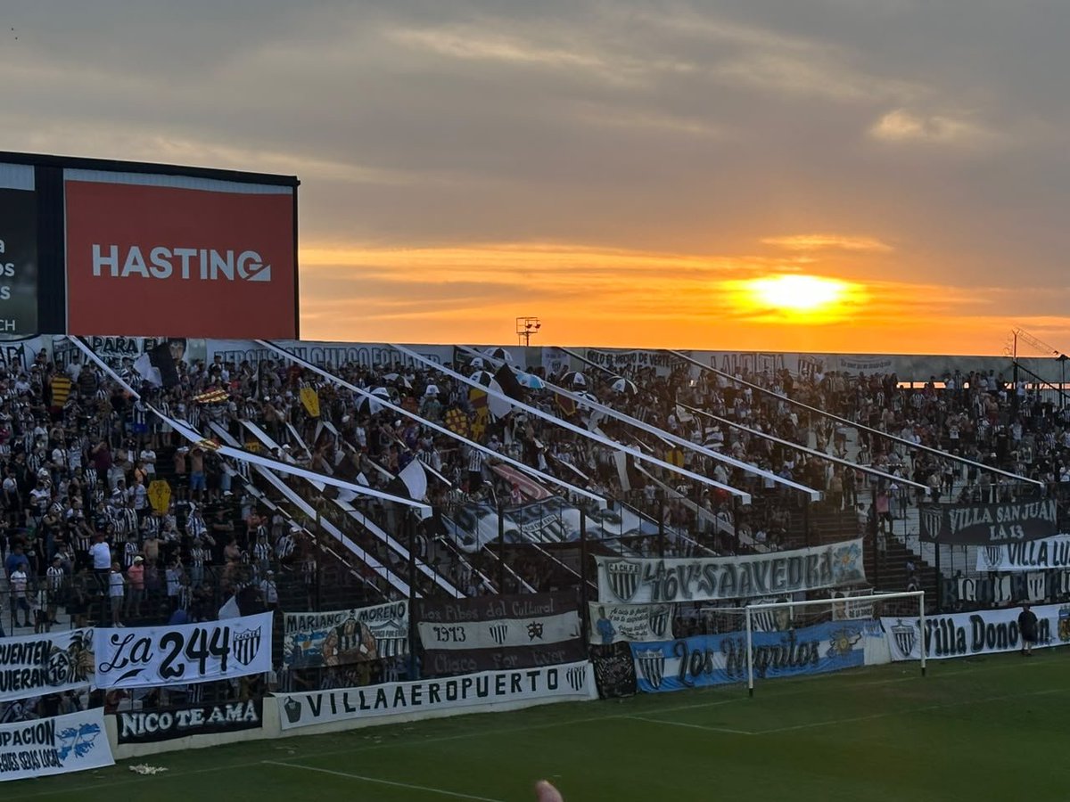 ElCartelDeLa15's tweet photo. FOTOS DEL VELORIO DE HOY.
QUE NUNCA DESCANSEN EN PAZ. https://t.co/CTEHy2XthL