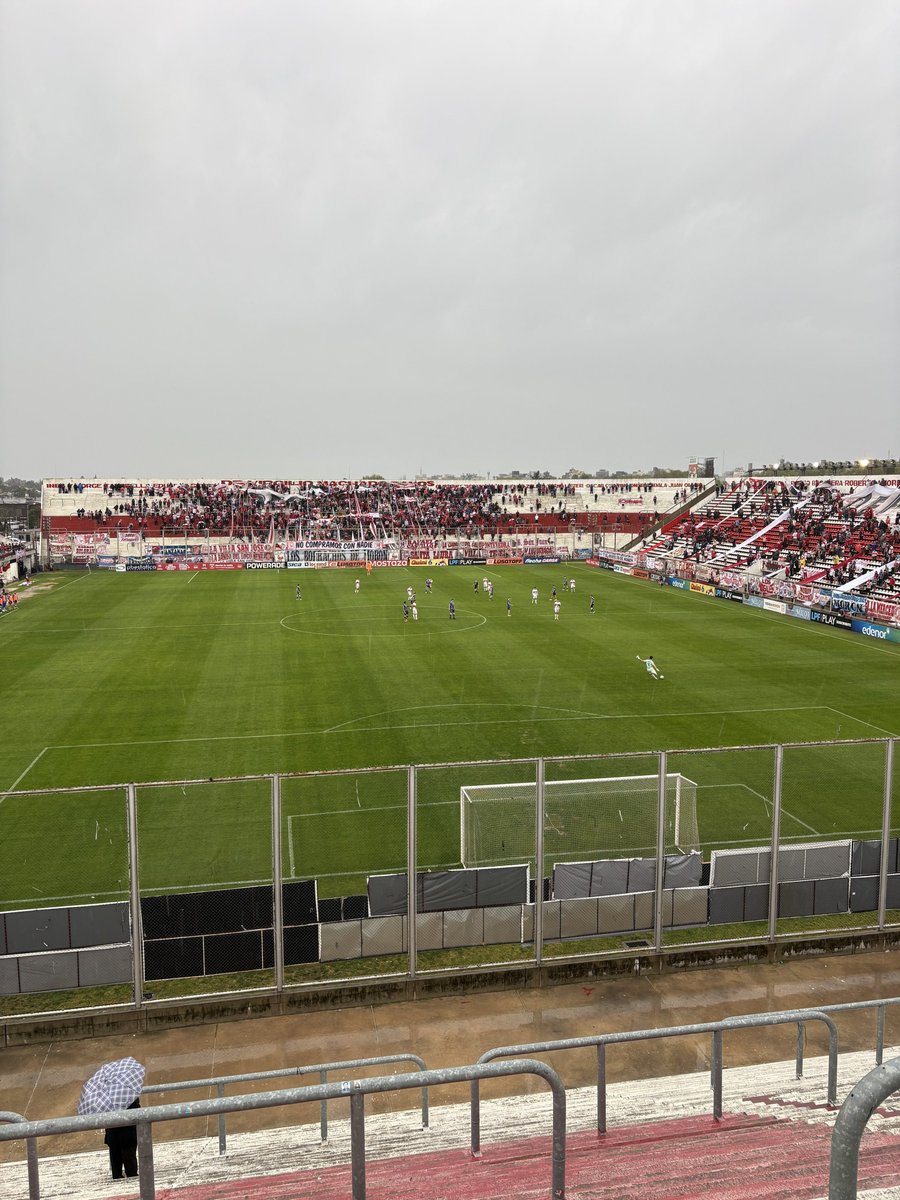 zoppixx's tweet photo. Se descansan solos los hdp. 
Primeros y a 5 fechas de jugar una final para primera. 
Vergonzoso. No hablen mas de públicos ajenos. https://t.co/MJqWXijzEN