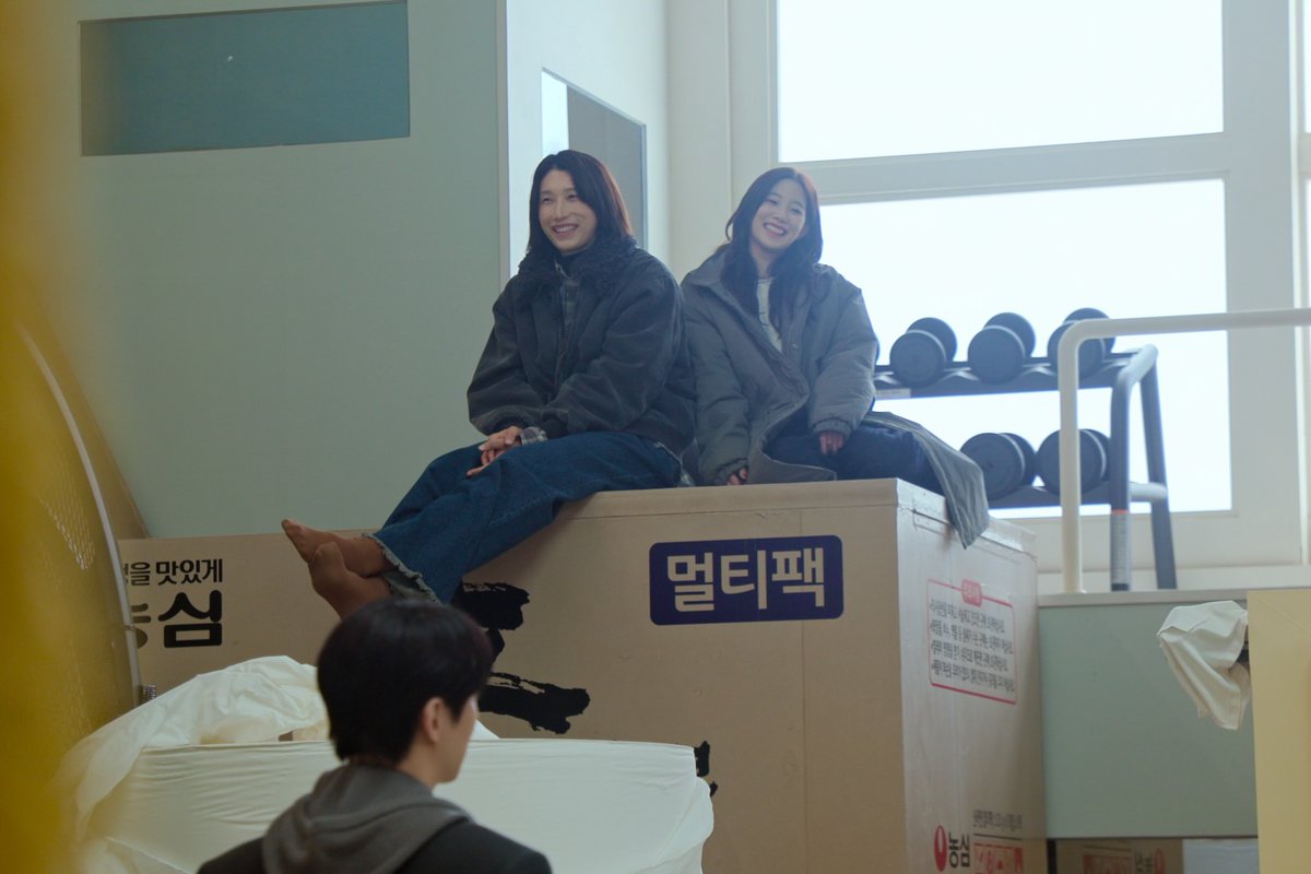 NetflixKR's tweet photo. 사이즈도 낭만도 거대한 기안장 2호점 오픈 D-1🏠

뭐든 경험치 두 배♡가 된 기안장, 내일 영업 시작합니다. <대환장 기안장> 시즌2, 9월 22일 공개. 오직 넷플릭스에서. https://t.co/j6InpO4Vrd