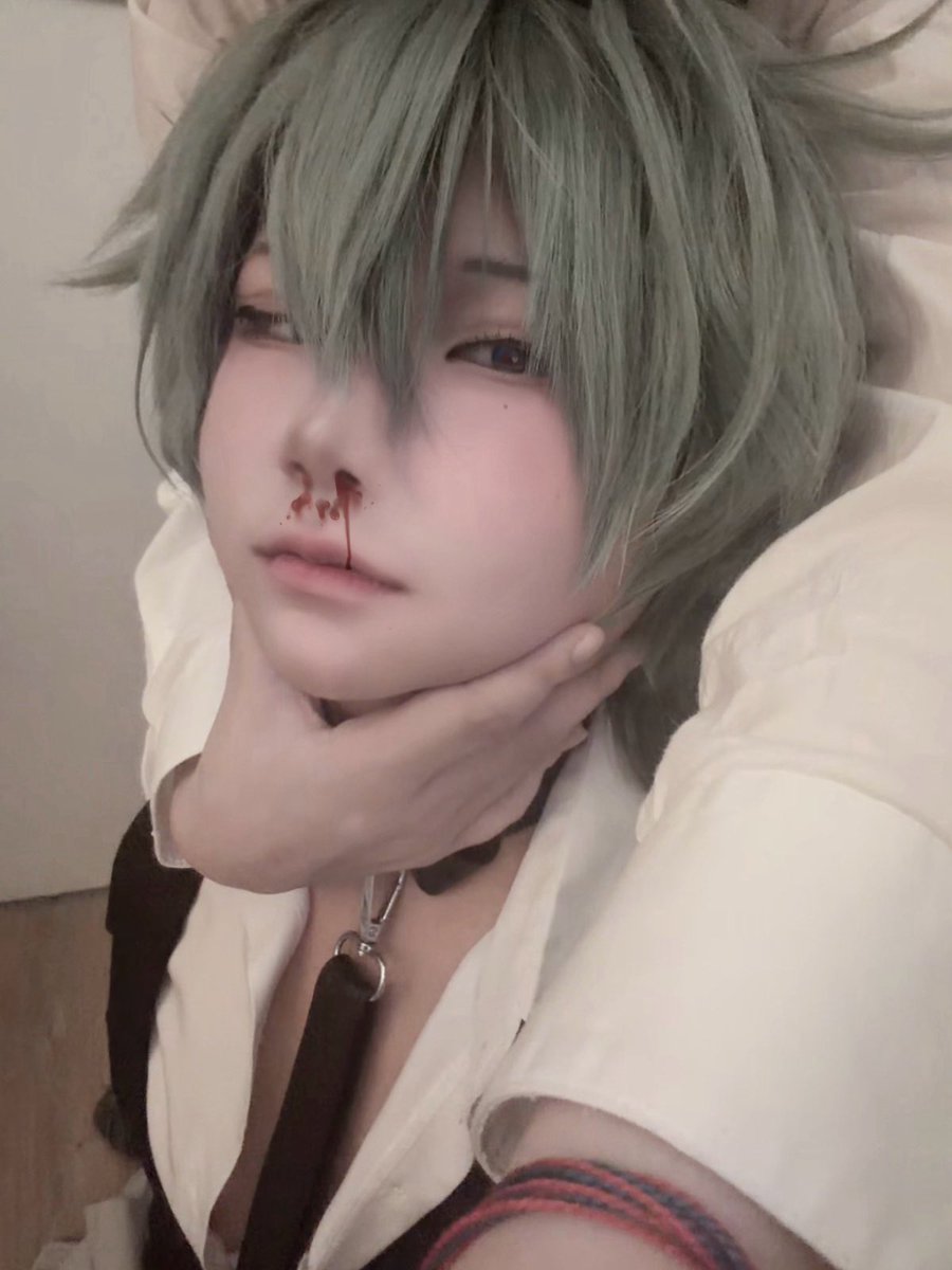 ax6fmme's tweet photo. nosebleed #Lohen https://t.co/0pVtMI2VOF