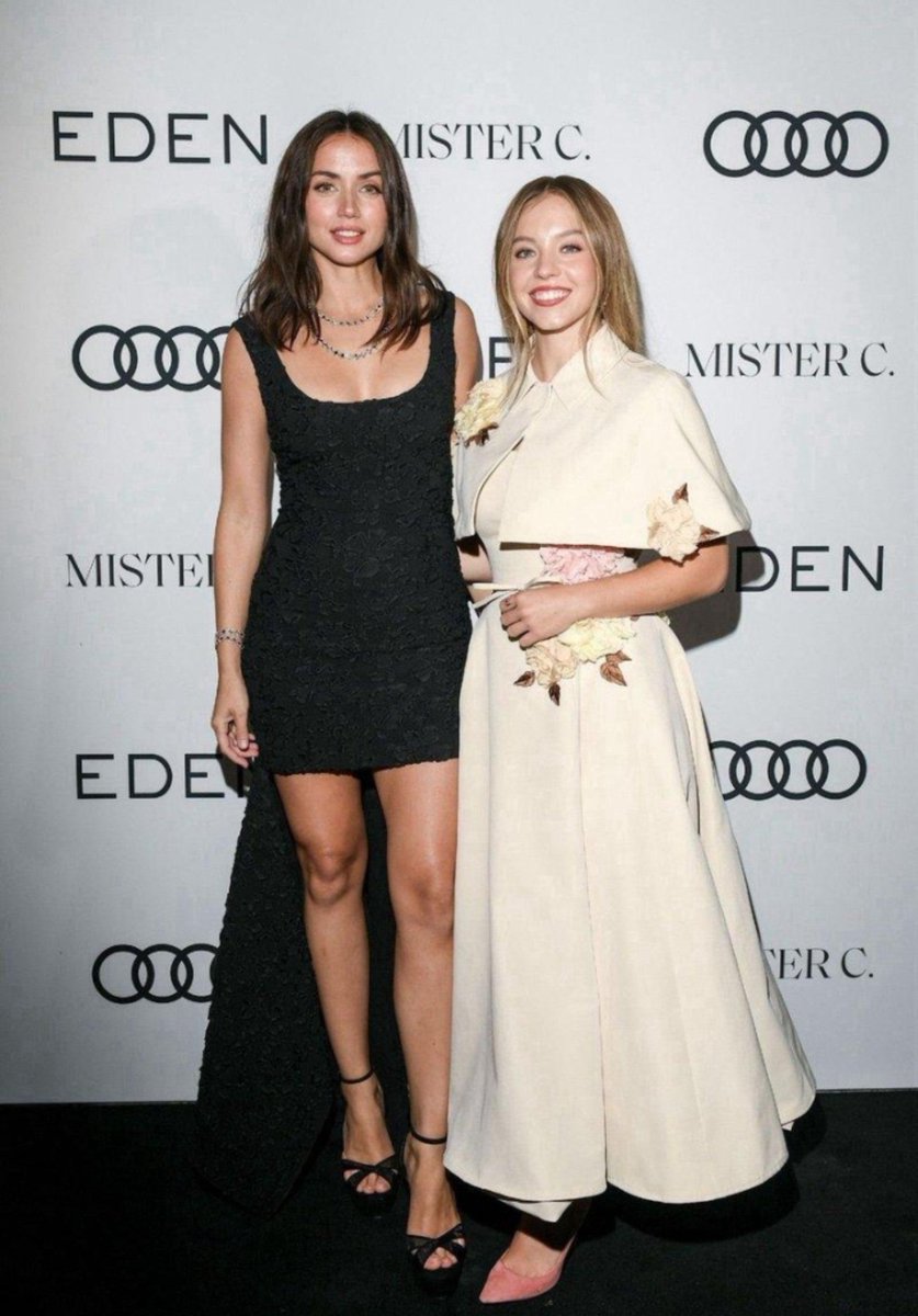 rkmndsfilm's tweet photo. Ana de Armas & Sydney Sweeney disebut-sebut bakal main di remake Brokeback Mountain👀

Rumor soal remake versi perempuan ini lagi ramai di internet, dengan nama Ana de Armas dan Sydney Sweeney ikut diseret sebagai pemeran. Tapi sejauh ini belum ada proyek resmi atau pengumuman casting dari studio.