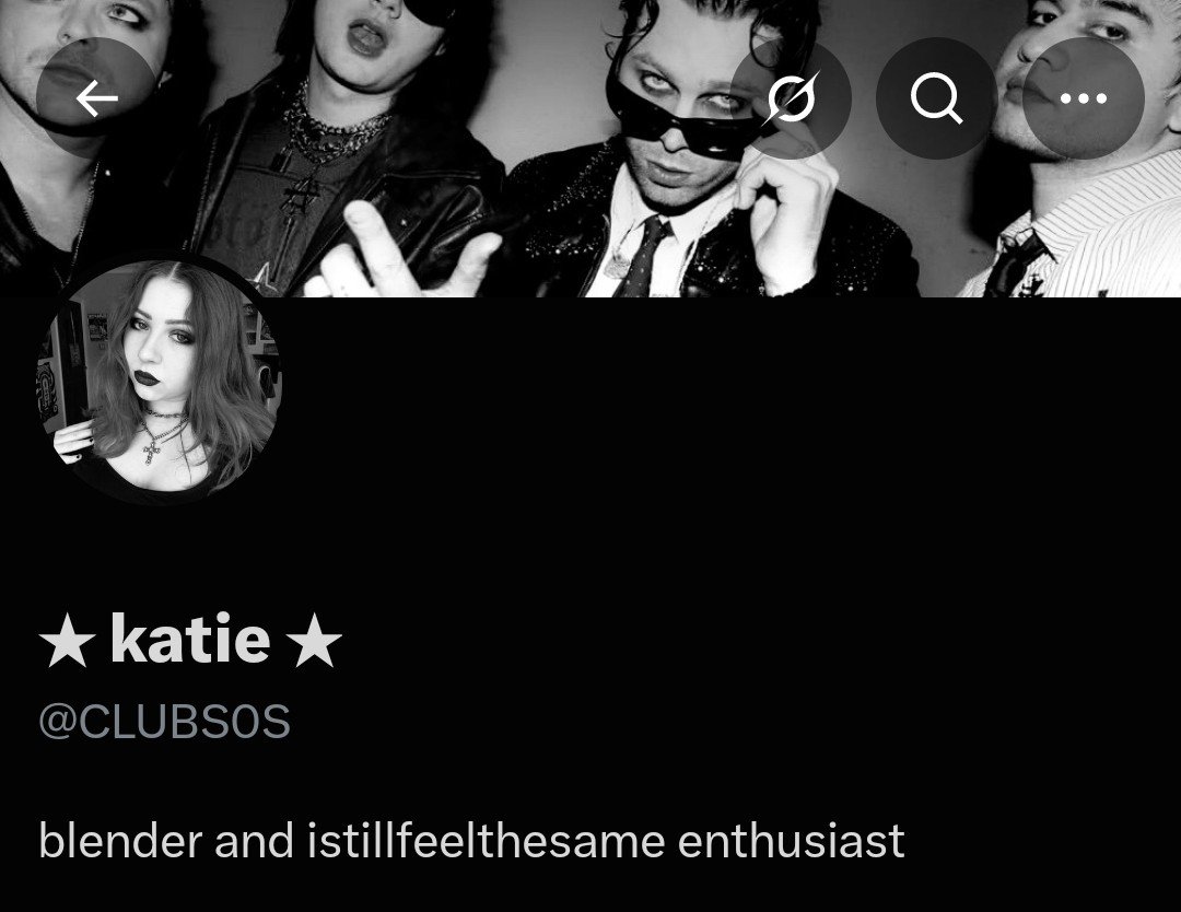 CLUBS0S's tweet photo. got bored of looking at my own face so #newlayout DON'T FORGET ME https://t.co/IiXCYnf3NG