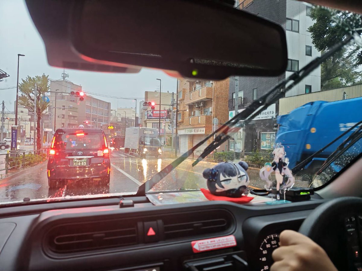 mbfsokubaikaiba's tweet photo. おはようございます。
本日、通常通り開催予定です。
現在雨は小康状態ですが、お気をつけてご来場ください。 https://t.co/WBHVtqdsjH