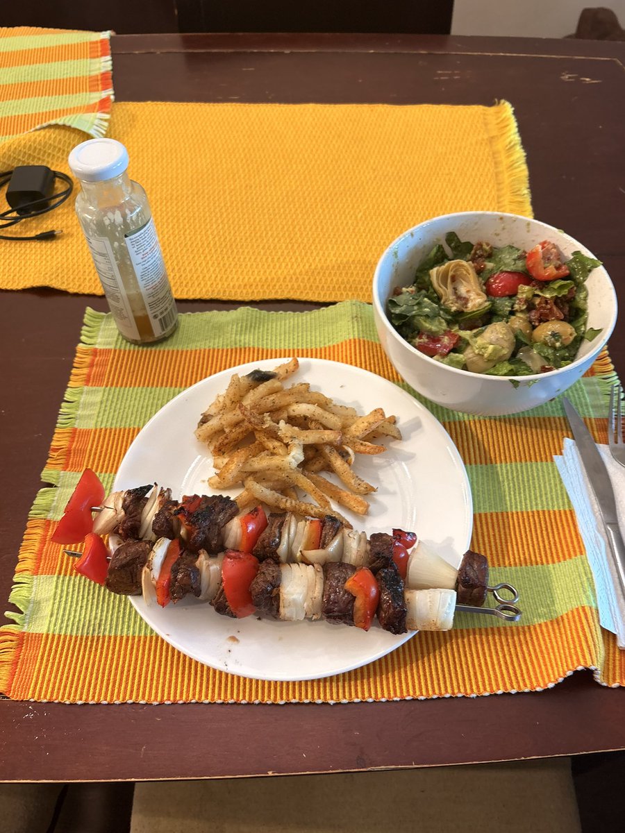 csurubio's tweet photo. #Lazy? no. #Hungry ? Yes soil yourself, even if you live alone. Don’t eat junk. This is what God meant to say: He who works will eat the fruits of their labor. God bless your soul and heart. #Talented, #Foodie #NutritiousFood #SpoilYourself #ChristIsLabour #LabourIsFruitful 🥰❤️ https://t.co/NIcKM9biGj