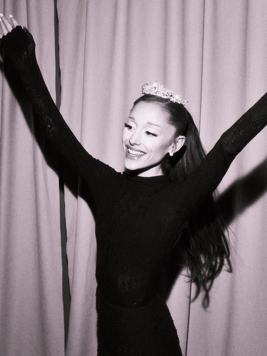 ArianaToday's tweet photo. ☆ ariana grande has earned over 8 billion streams on spotify in 2026 https://t.co/hp5LO4CezY