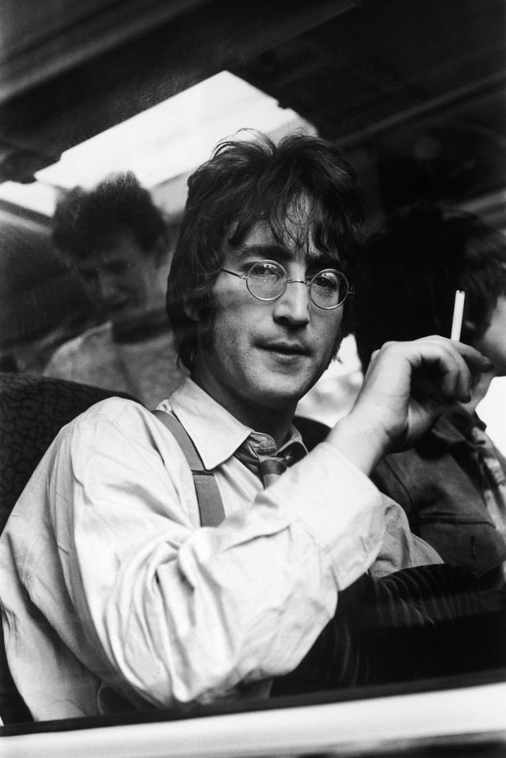 hyunlixmpreg's tweet photo. John Lennon look alike contest in my bed #asap https://t.co/vcBCFJhYZo