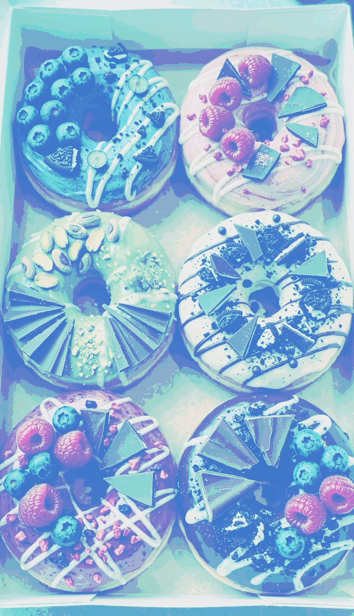 chinoyoi's tweet photo. ᅠ
ᅠMorning Inpherno!
ᅠThese are all the donuts that I baked quite earlier in the morning!

ᅠHere they are in the boxes, AND their flavors:
1. Sweet Oreoberries
2. Strawlight ChocoCats
3. Match-paw Crisps
4. C&amp;C Chocobits
5. Raspy Blue Chocobits
and Deep Chocolate Berries!
ᅠ https://t.co/dkzJKqLHI7