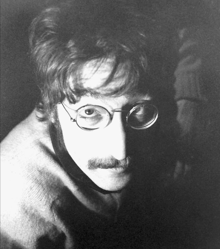 hyunlixmpreg's tweet photo. John Lennon look alike contest in my bed #asap https://t.co/vcBCFJhYZo