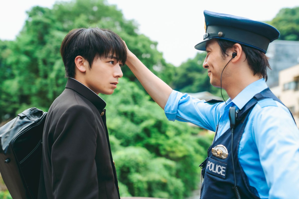 dramaL_abctv's tweet photo. #キスは捜査のあとで
🚨捜査日誌🚨

塩野の初恋は
交番のお巡りさん👮‍♂️

全編はTVerで💫
🔗https://t.co/2gQvuYHhPM
＃９ 10年先の俺たちは

#キスあと #渡部秀 #齋藤璃佑 https://t.co/wbkFrTFKJ6
