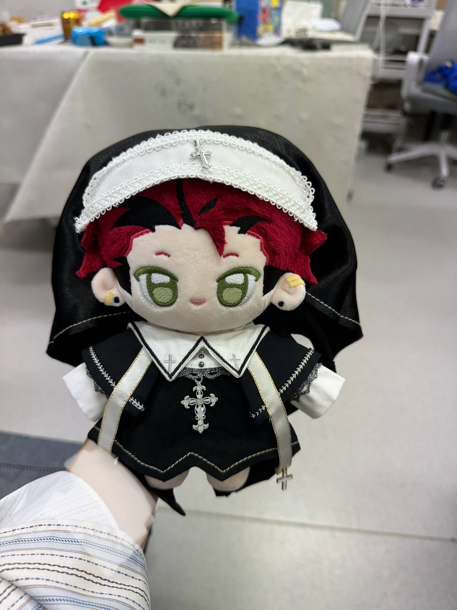 feiliaoySong26's tweet photo. 買衣服之前的電子試衣間
會畫畫真是一項實用的技能 https://t.co/ti7T6AIbxT