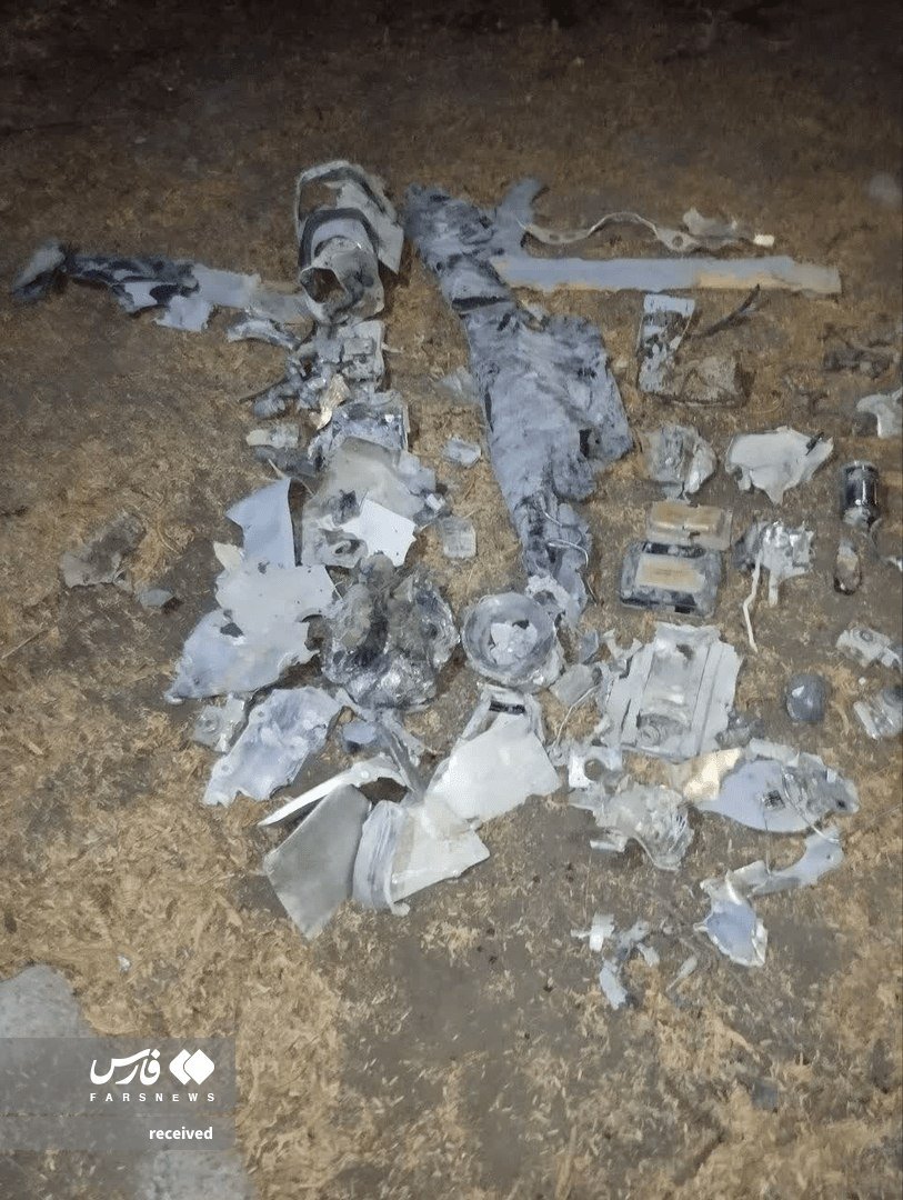 Easybakeovensz's tweet photo. Remnants of a ADM-160 MALD Decoy, produced by Raytheon, reportedly shot down by Iran over the Strait of Hormuz today. https://t.co/vdzD6sLyLp