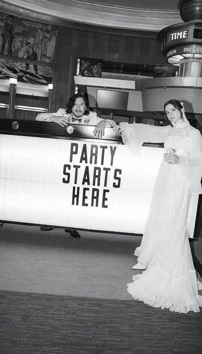 _LOVERiplier_'s tweet photo. amy truly was the most beautiful bride in the history of humanity i cannot get over it https://t.co/H5ma8ottkv