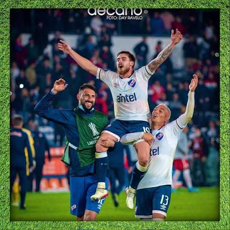 HayTabla_uy's tweet photo. @MarcelRomero5 no recuerdo un festejo así de desmedido por estar en zona de copa sudamericana... momento! Sí me acuerdo: https://t.co/YLwdiZ6Qc0
