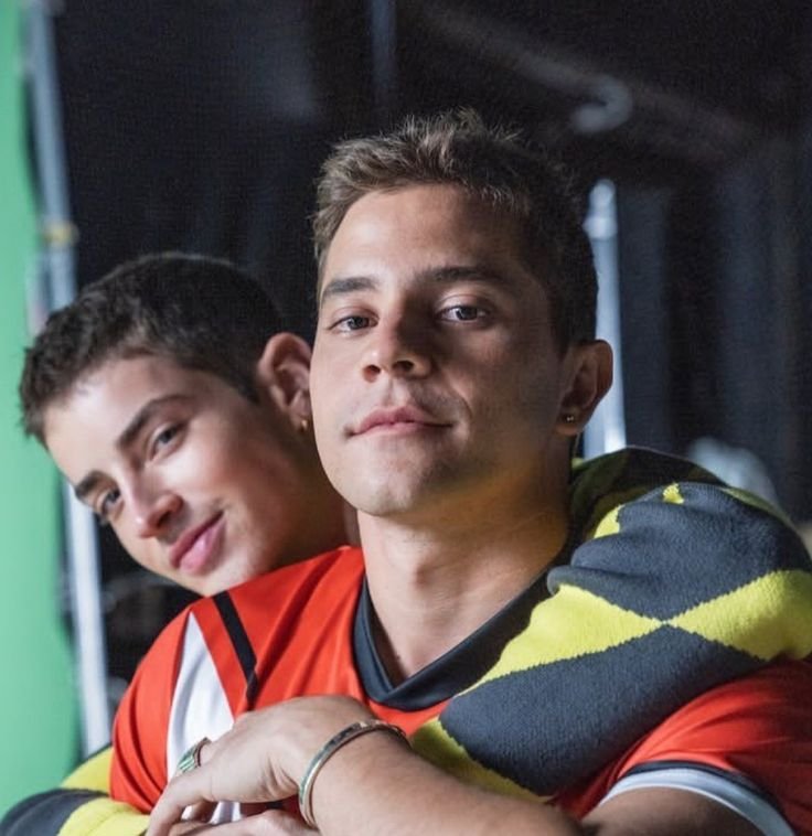 adrswp's tweet photo. Saudades dos casais de elite, os casais dessa série só teve final bosta, n aceito!! #voltem #bosta https://t.co/ocddEUnVt7