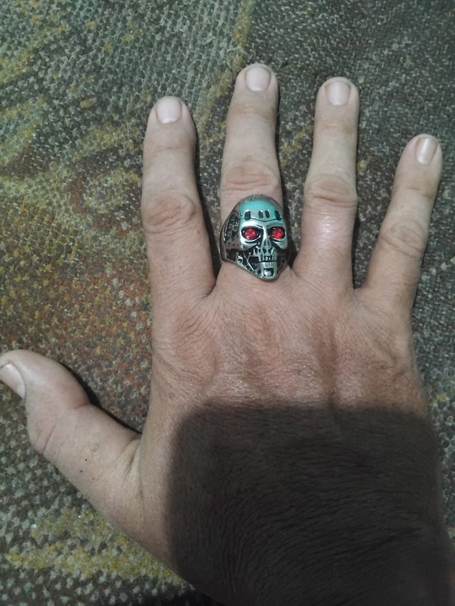 Benjamin_Valle_'s tweet photo. Mi nuevo anillo #badboy #latino #BenjaminValle https://t.co/1F3W3Toh8o