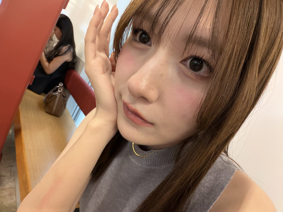 misskindai26_8's tweet photo. みんなおはよう〜☀️
今から友達と旅行行ってくるよ〜！！！
 #淡路島 

これは昨日の撮影休憩中ショット👇🏻🩷 https://t.co/4nGcKNlN8j