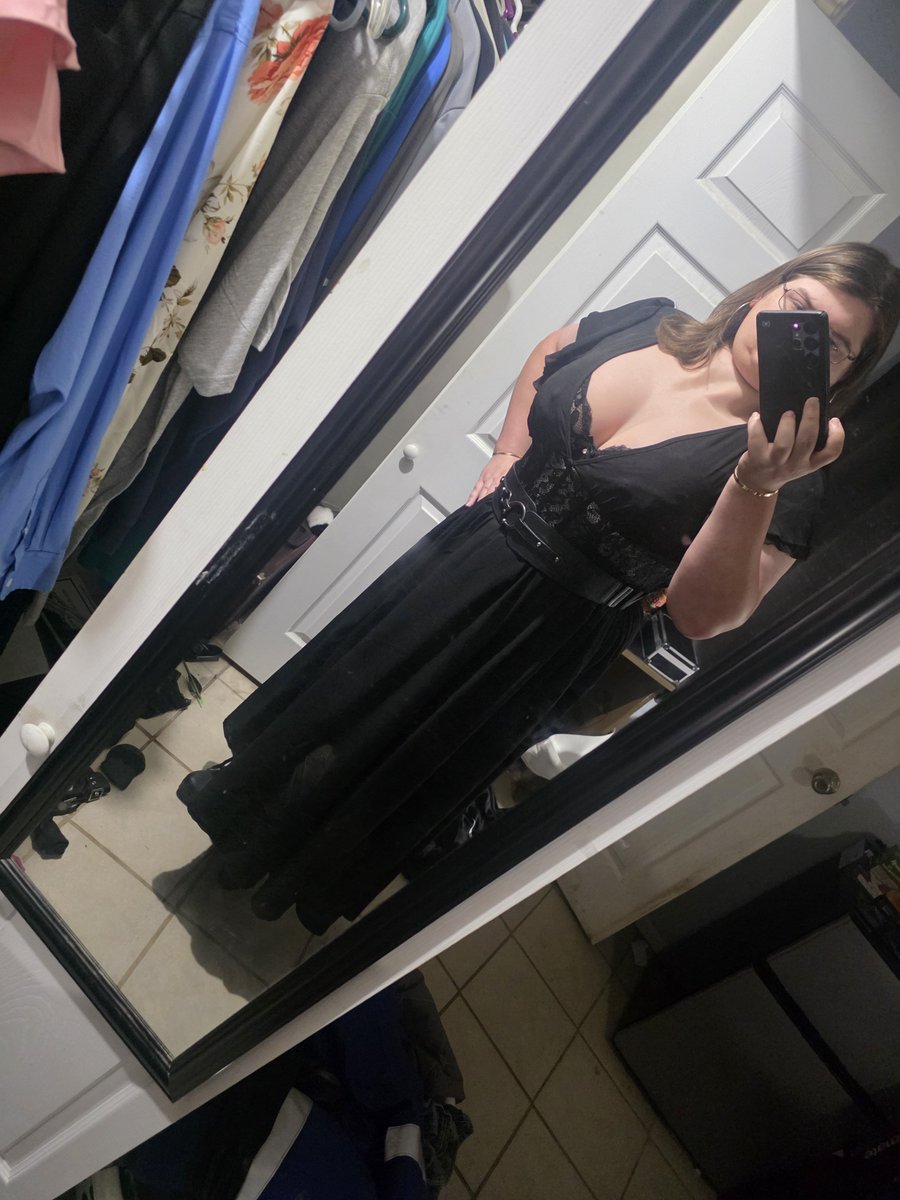 KilljoyMar14540's tweet photo. I could kill in this maybe. #femboy #crossdress #dress #kill #horror https://t.co/SZFfV06gui