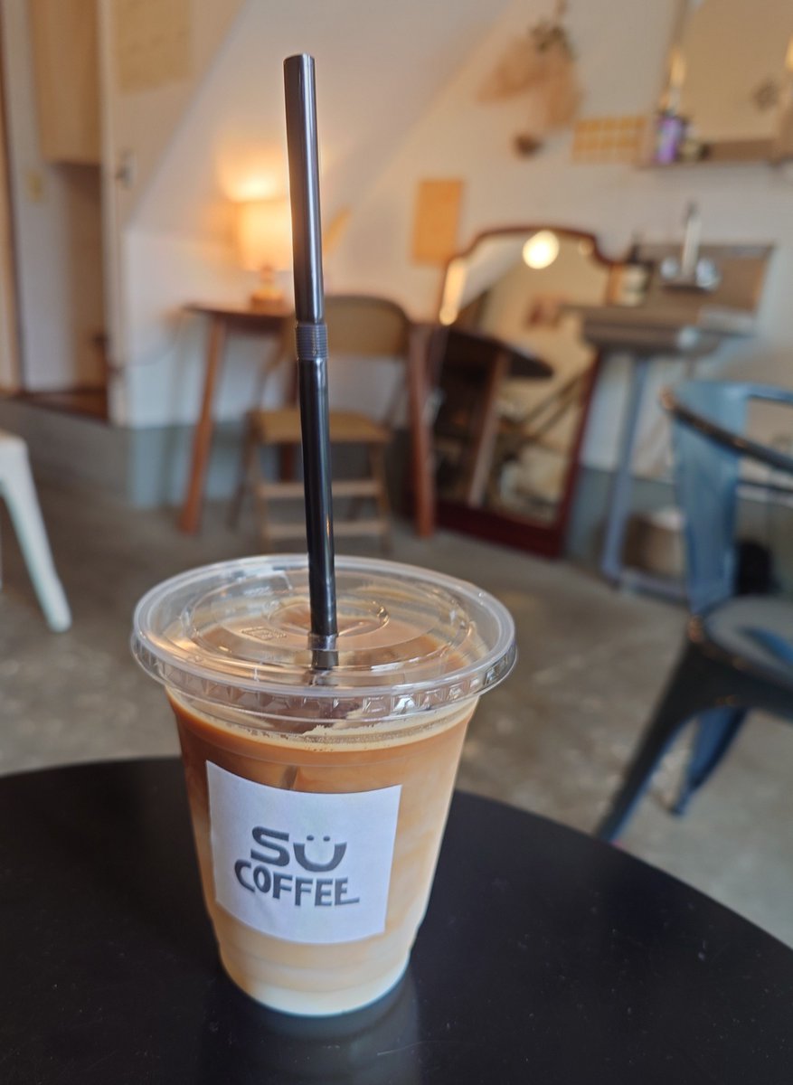 special_tasty's tweet photo. 武蔵村山のsü coffeeさんへ

たまたまインスタで出てきたイチジクレアチーズケーキに一目惚れして着替えてお店へ

お店に入るとスパイスの良い香り

イチジクレアチーズケーキ
抹茶のチーズケーキ
カフェラテ

をテイクアウトで注文

どれもすごく繊細で濃厚で美味しかったー
ごちそうさまでした♪ https://t.co/DjU7p7lGuw