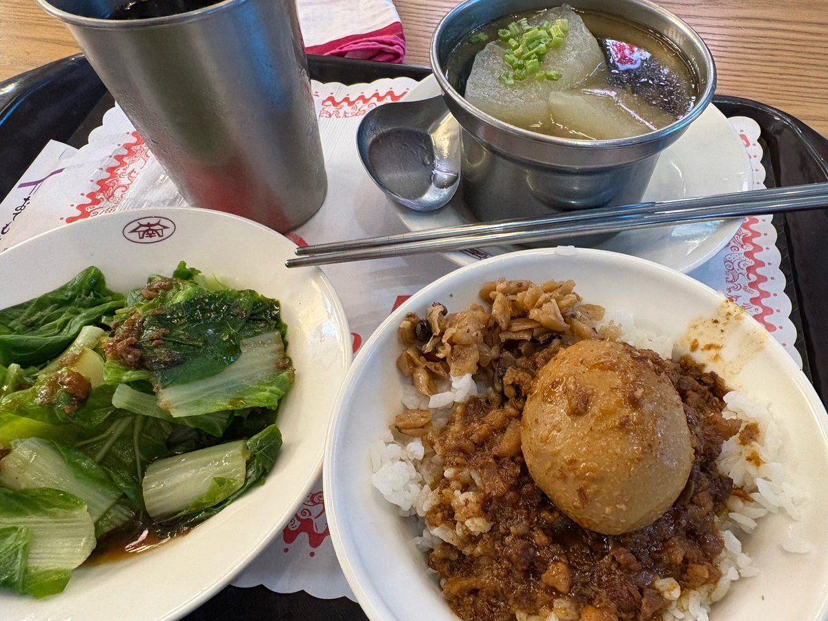 yas99911's tweet photo. 昨日日本に無事帰国〜✈️
最後の夜は疲れた脚を癒しにマッサージ屋さんでたっぷり施術。沢山お店がある中で当たりのお店でした✨

最終日は余裕を持って桃園空港まで移動し制限エリア内のフードコートで締めのグルメ♪
帰りもJALさん快適でした😊 https://t.co/qbAepmaJwq