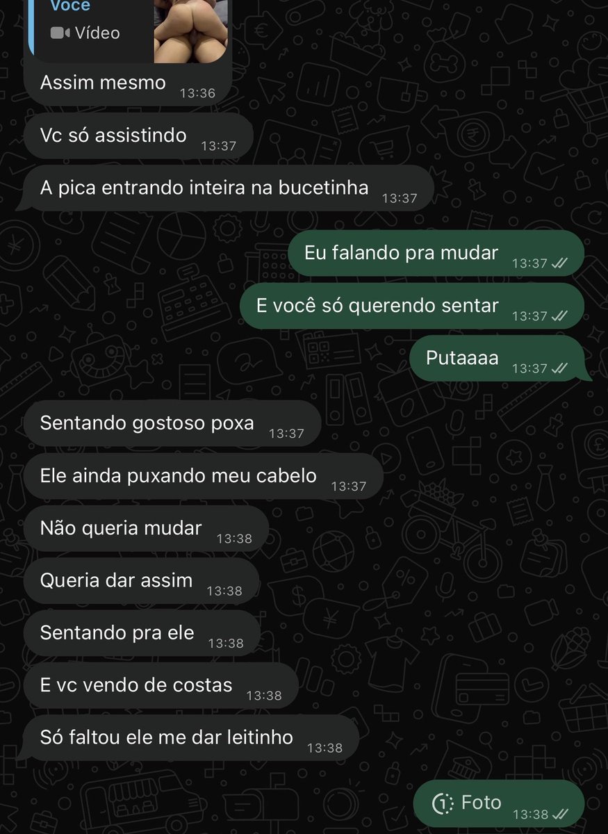 prazercorno's tweet photo. Print da conversa com a esposa enviado pelo corninho, que contou o seguinte:
"Já somos do meio liberal há 2 anos...
Nesse dia aí foi eu, ela e um amigo na minha casa. Eu estava falando nesse vídeo, pra sentar de frente e ela cheia de tesão não queria mudar e continuava sentando sem parar!"

Vamos incentivá-lo a mandar mais imagens dessa gostosura