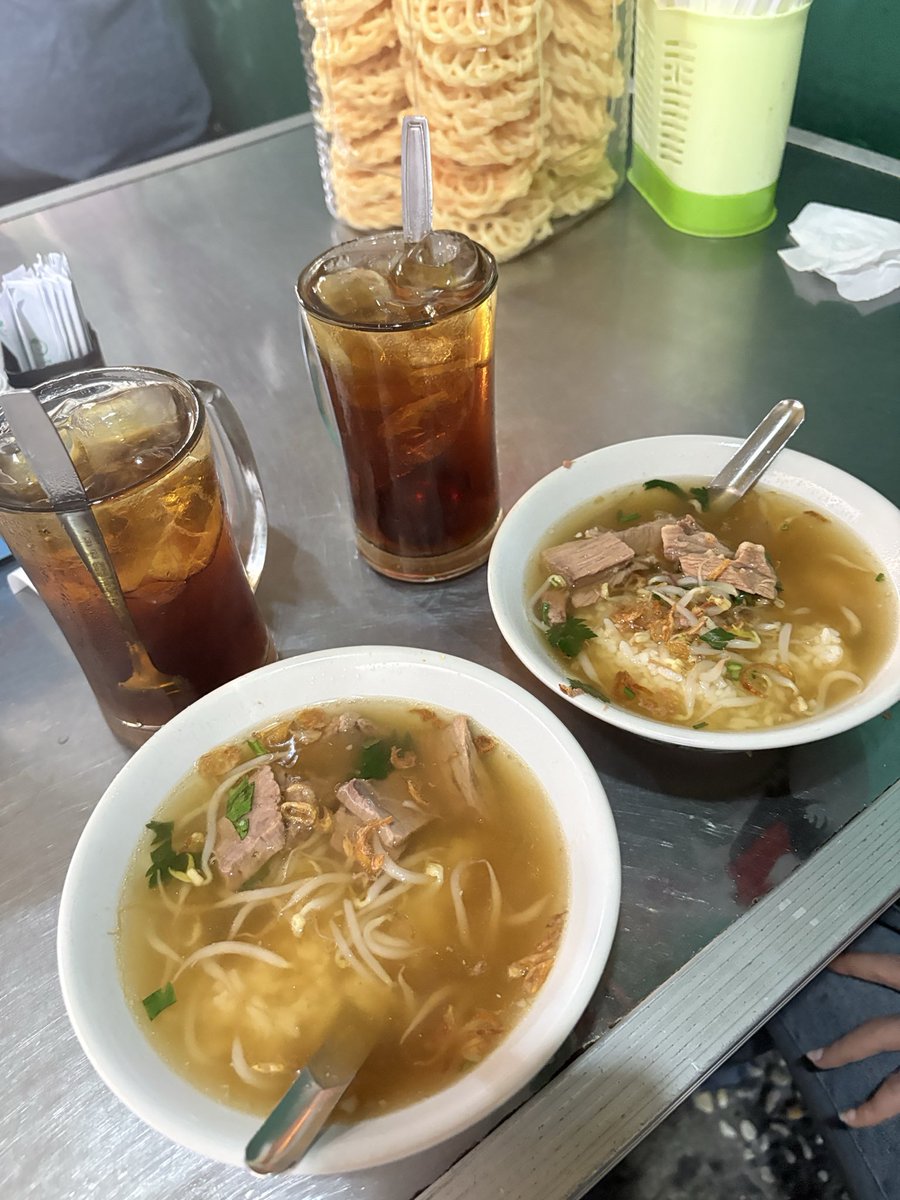 diaryylyn's tweet photo. jujurr ini sotonyaa beneran recomended bgtt smpe kuah pun ku sruput abis🌟🌟 https://t.co/y5jneGEDmj