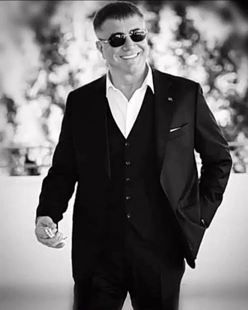 Bjkgozdee's tweet photo. Garibanın babası  👑 REİS SEDAT PEKER 👑 
#birumutturyaşamak 
@sedat_peker 🇹🇷 https://t.co/DNE1Yawr77
