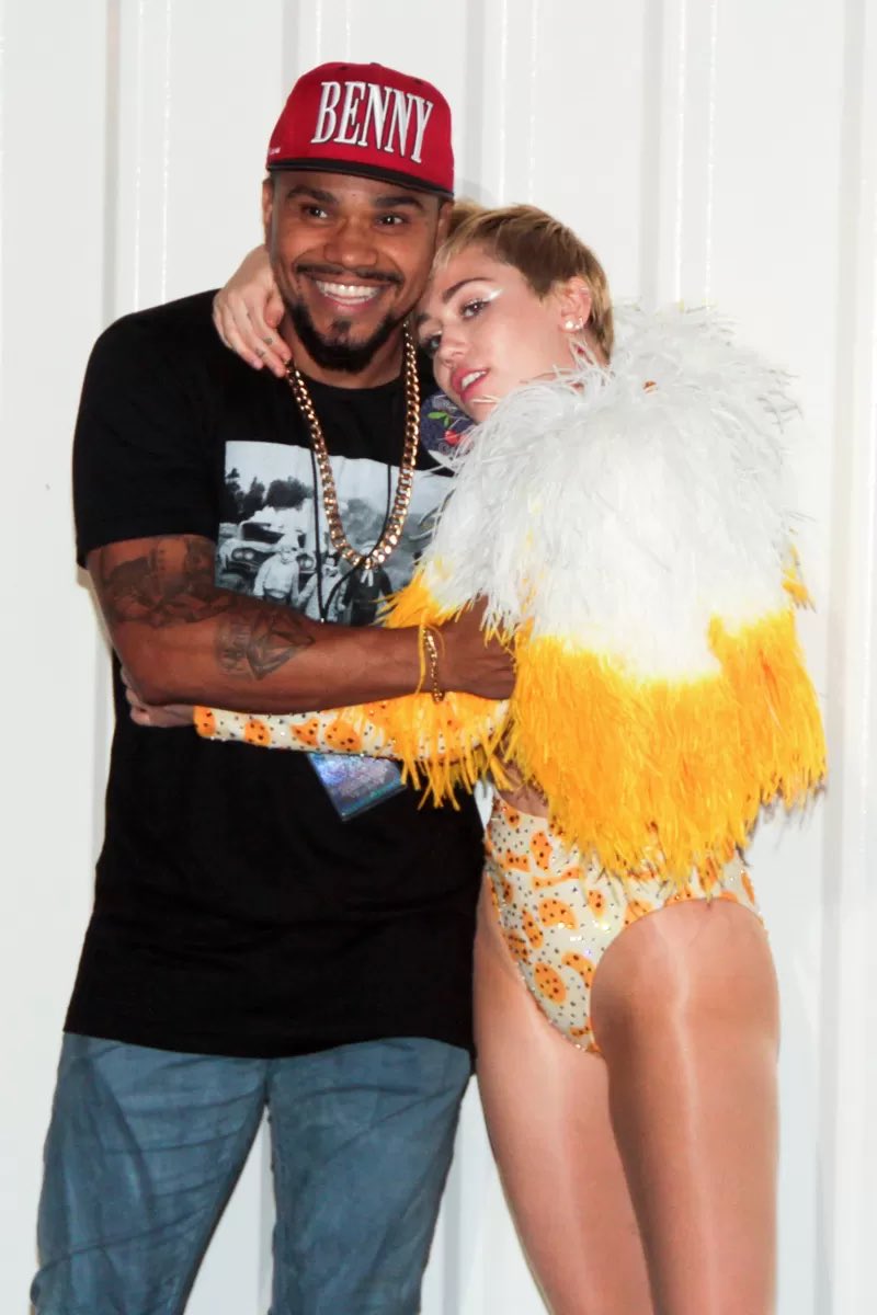 StatsOnCyrus's tweet photo. Bangerz Tour, 2014 (Rio de Janeiro). https://t.co/IYYj4pZOZ1