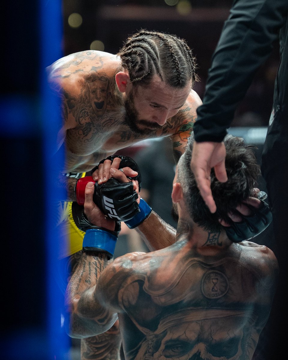 UFCEspanol's tweet photo. 🇪🇨 @chitoveraUFC dio un espectáculo en Los Ángeles 😇

#CryptoCom #UFC331 https://t.co/rjZbwrfc7L