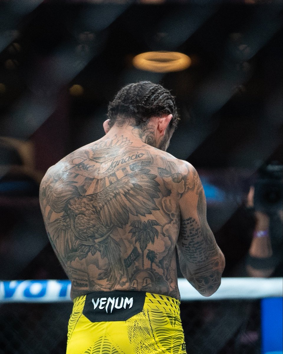 UFCEspanol's tweet photo. 🇪🇨 @chitoveraUFC dio un espectáculo en Los Ángeles 😇

#CryptoCom #UFC331 https://t.co/rjZbwrfc7L
