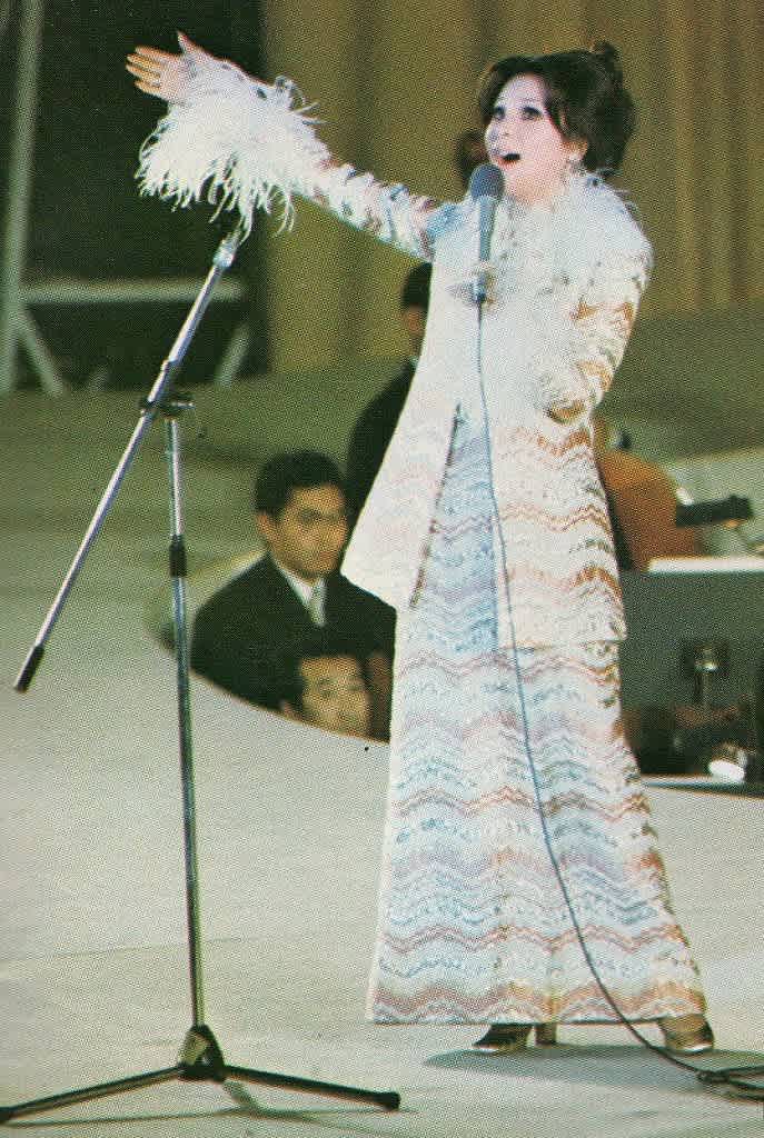 Uanium291's tweet photo. (1970/11/20~22) (映像は1970/11/22) 弘田三枝子さんが映ってる”第1回東京国際歌謡音楽祭”です。。もうミコ様は歌手の資格があるとして��凄過ぎますよね (歌唱映像は残念ながら未発見)(The 1st Tokyo International Popular Song Festival) #弘田三枝子 #footage #昭和 https://t.co/m3dS0ub5mL