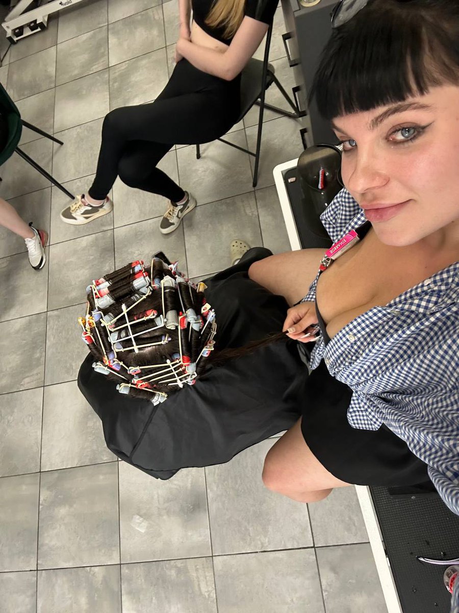 AriaVale7700's tweet photo. Would you let me freestyle your haircut, or do you need to explain every little detail first? 👀 #barber https://t.co/PAN3cfuAHg