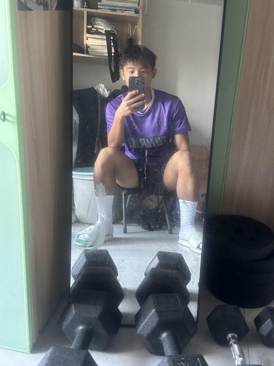 sn510nacLqlafz3's tweet photo. Đùi ếch trai đá banh https://t.co/WMdtqwAgdb