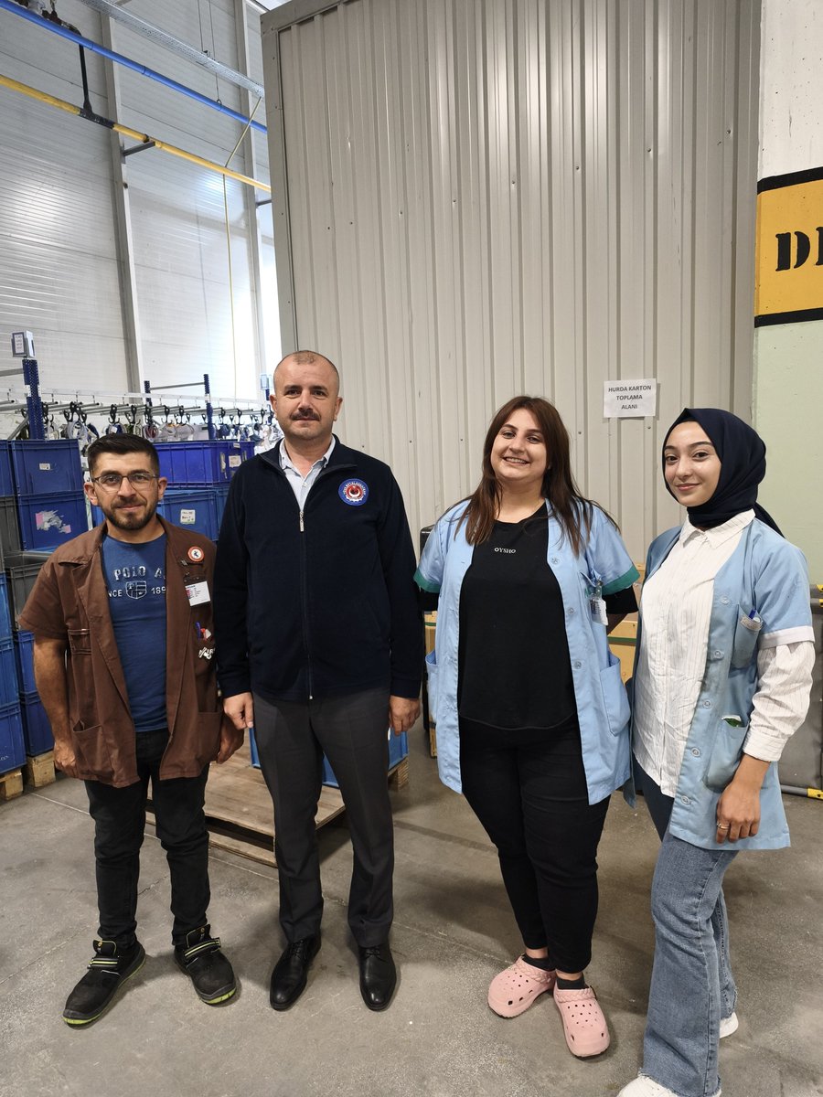 HalilDAAAN4's tweet photo. HAFTA BAŞI İŞYERİ GEZİSİ... 

Türk Metal Sendikası Kütahya Şubemize Bağlı Nursan Kablo Donanımları NKD3 lokasyonunda 00:00 08:00 vardiyasında çalışan arkadaşlarımızı tezgahları başında ziyaret ederek, hayırlı haftalar, hayırlı işler dileklerimizi ilettik... https://t.co/OtOnyjVRPb