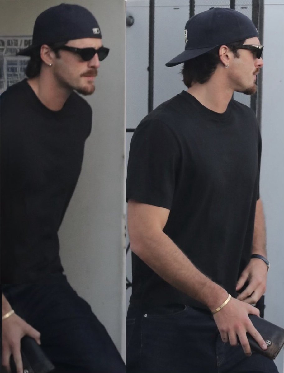 lelkathy's tweet photo. time to confess this is one of my absolute fave looks of his and i really thought we’d never get it back
loooveee 🤤 https://t.co/4cUuCGZFF1