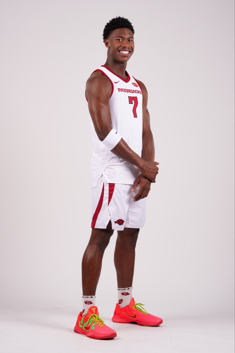JJAndrews2026's tweet photo. The caption is in the flicks 🐗🏀
@RazorbackMBB 26-27 https://t.co/GPTlVv7mzi