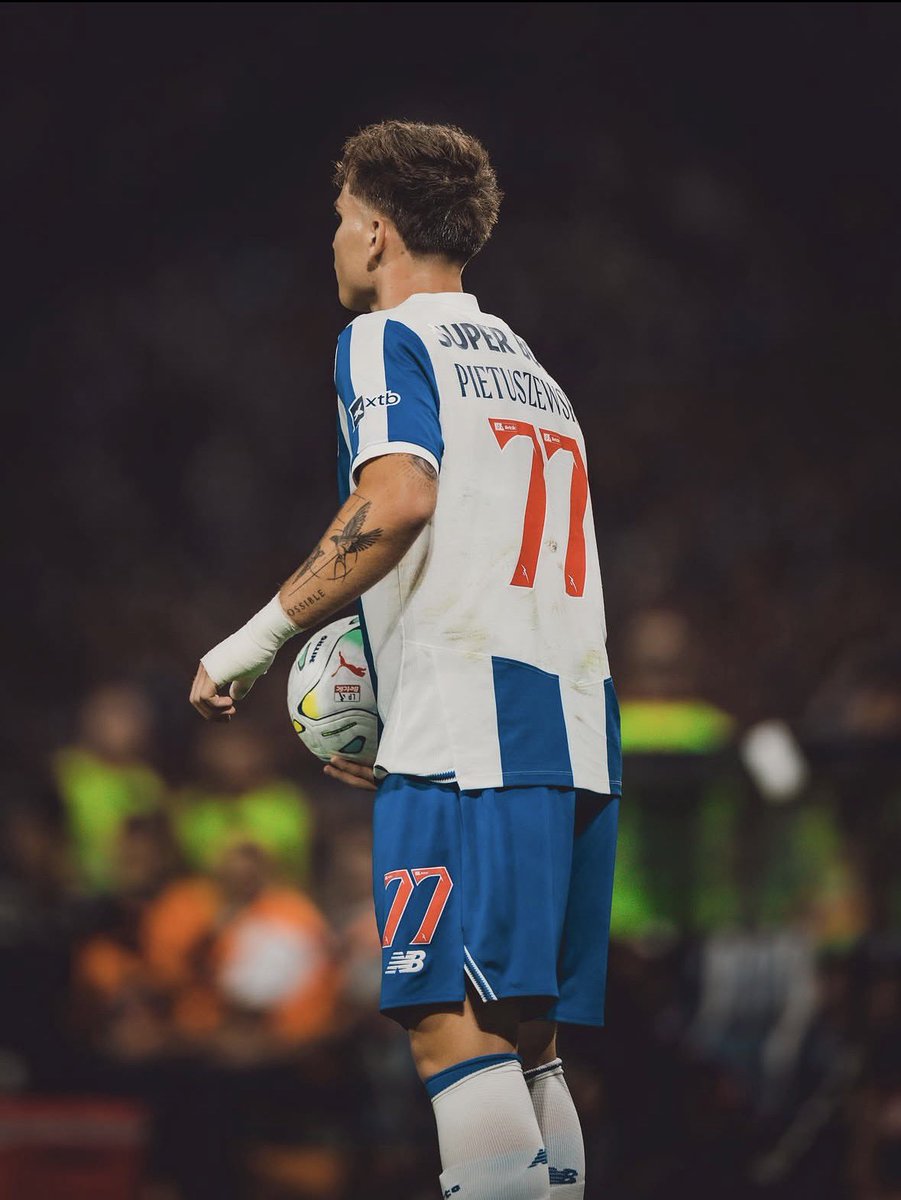 centralOskarPie's tweet photo. oskar pietuszewski via instagram 💙🤍 https://t.co/99Ocwj5jfG