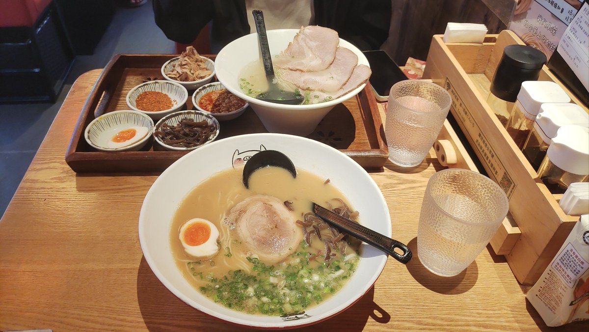 AlviRahma9's tweet photo. Just found the coziest hole-in-the-wall ramen spot in downtown! The tonkotsu broth is so rich and creamy, and the cha siu melts in my mouth. 10/10 will come back next week! https://t.co/vGNEvXY8zx