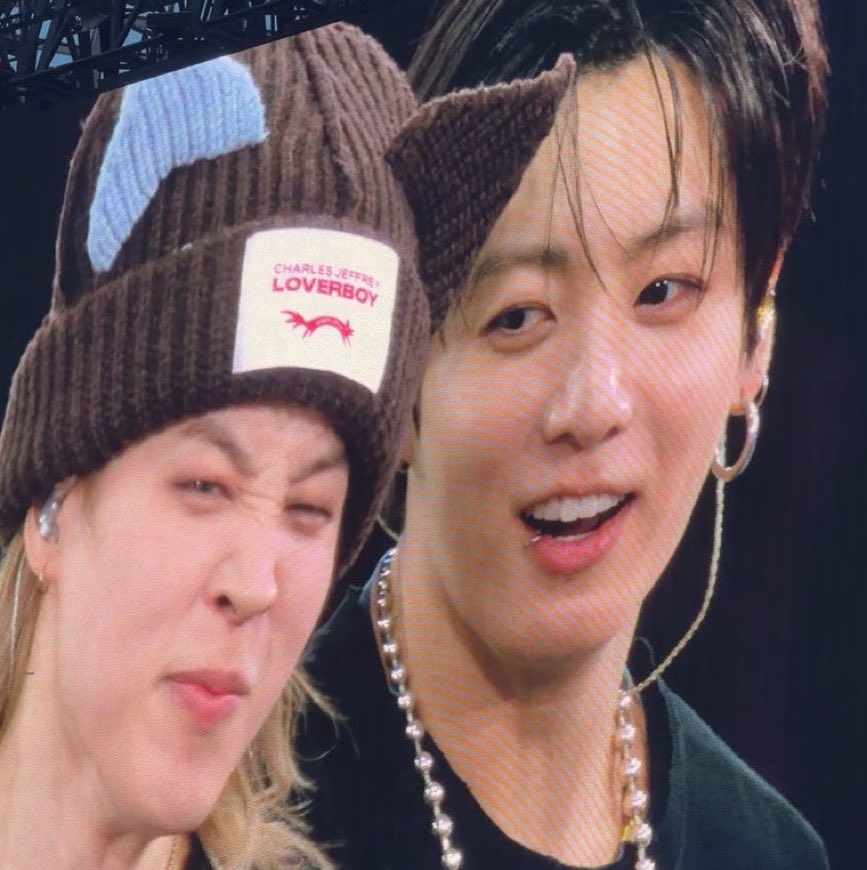 jimintobemine's tweet photo. สมาคมคนรักแงวจะอยู่ยังไง กว่าจะพรี กว่าจะส่ง กว่าจะได้ดูเบื้องหลัง (พี่ขอไฟล์ดิบได้ไหม พี่อยากดูแล้ว) https://t.co/FYgt2Qp1PY