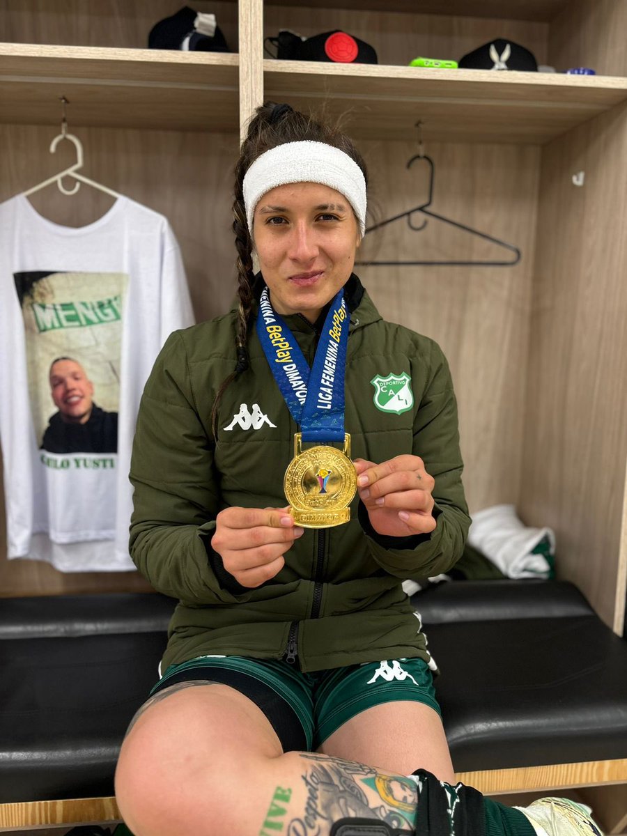 CamiNews93's tweet photo. MERECE MURAL 👀💚1⃣8⃣Si fueron capaces de hacerle mural en Palmaseca a José Caldera por un clásico, me parece que ella @IngridguerraM18 merece un mural en el estadio por todo lo que le ha dado al @CaliFemenino https://t.co/460peGvl0u