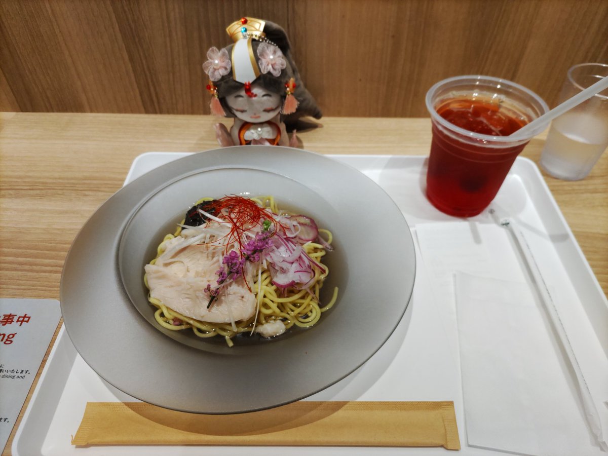wiren06's tweet photo. 大きい殿下には内緒ね https://t.co/nCzR9nVuZI