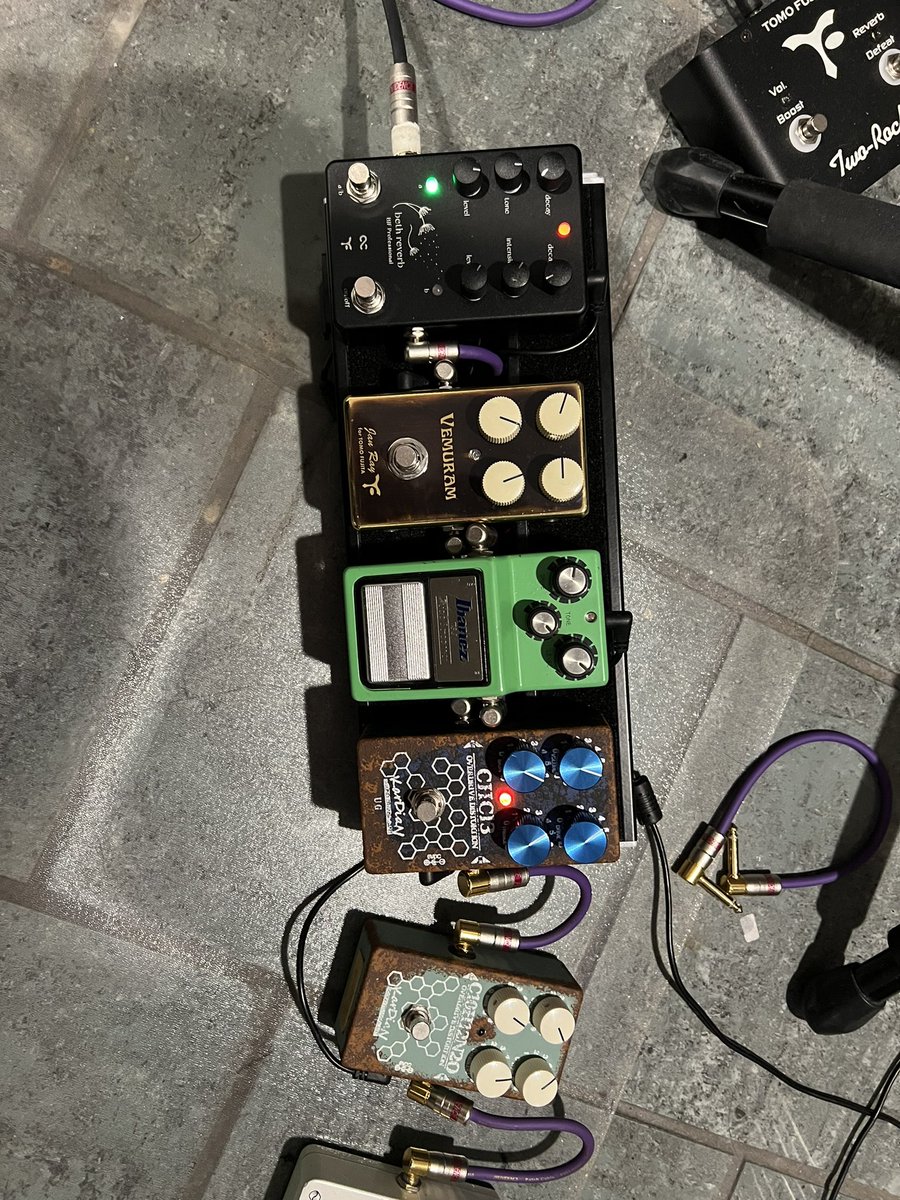TomoJustFunky's tweet photo. I used to play this @ibanezofficial @IbanezJapan around 1988-90 when I was a Berklee student. It’s very versatile guitar! You can hear that clean tone and overdriven tone with @toshikazukitada CHC13 Chloroform Overdrive Distortion pedal.
#ibanezjapan #ibanezguitars #dyuke1 https://t.co/uBpLi7Lblm