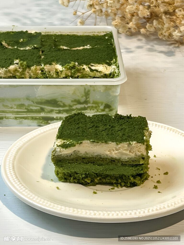 iluvmaddiebug's tweet photo. Craving something adventurous Try our melt-in-mouth Japanese matcha tiramisu with creamy red bean filling—an unforgettable fusion of East and West flavors!， https://t.co/XrgG0M3z43