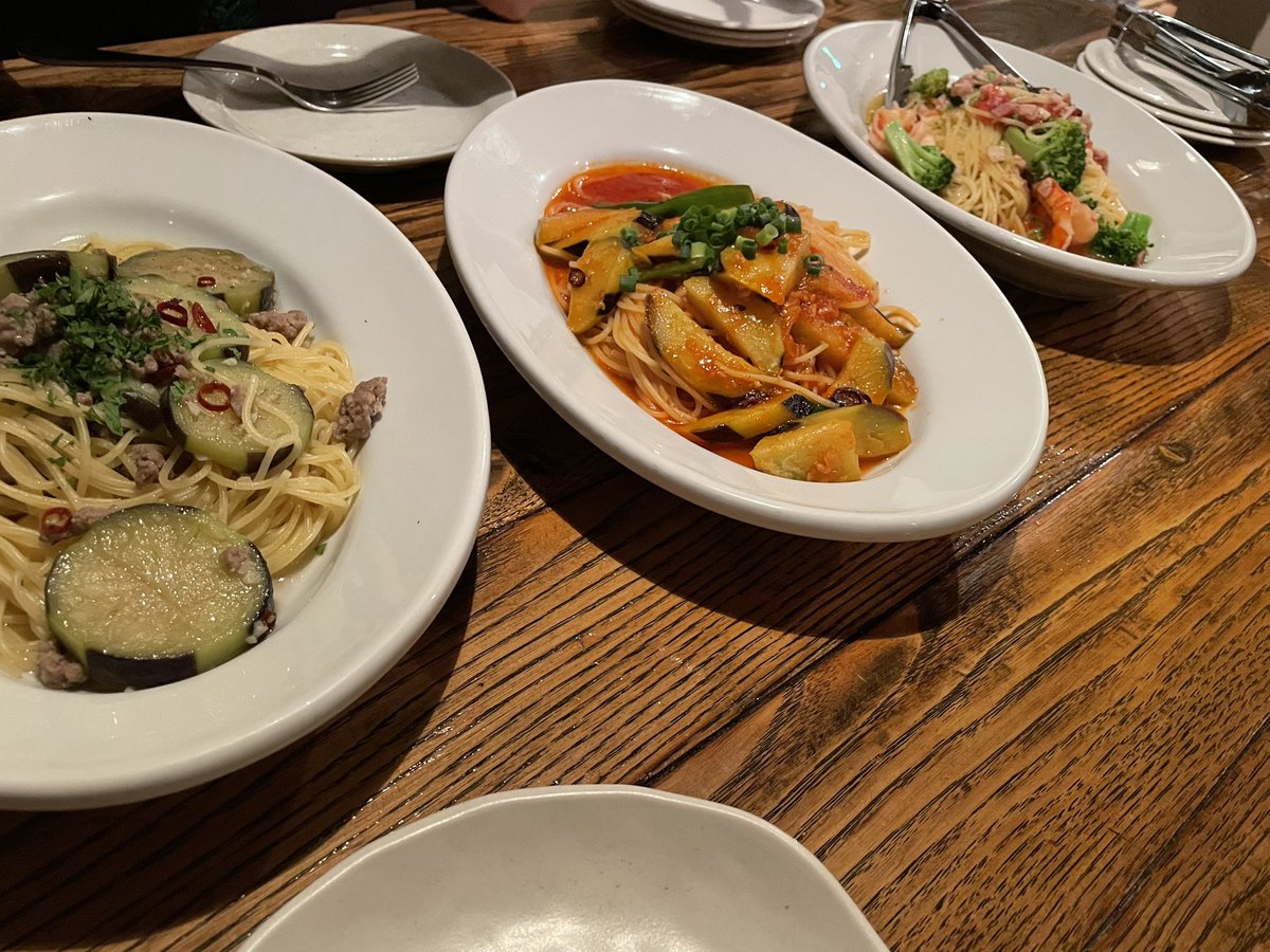 2xlzp's tweet photo. 胃の容量大きめなやつらと行く飯、さすがに安心感ありすぎ https://t.co/rkHXhblwdn